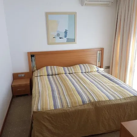 Aparthotel Rmg Emerald Ravda